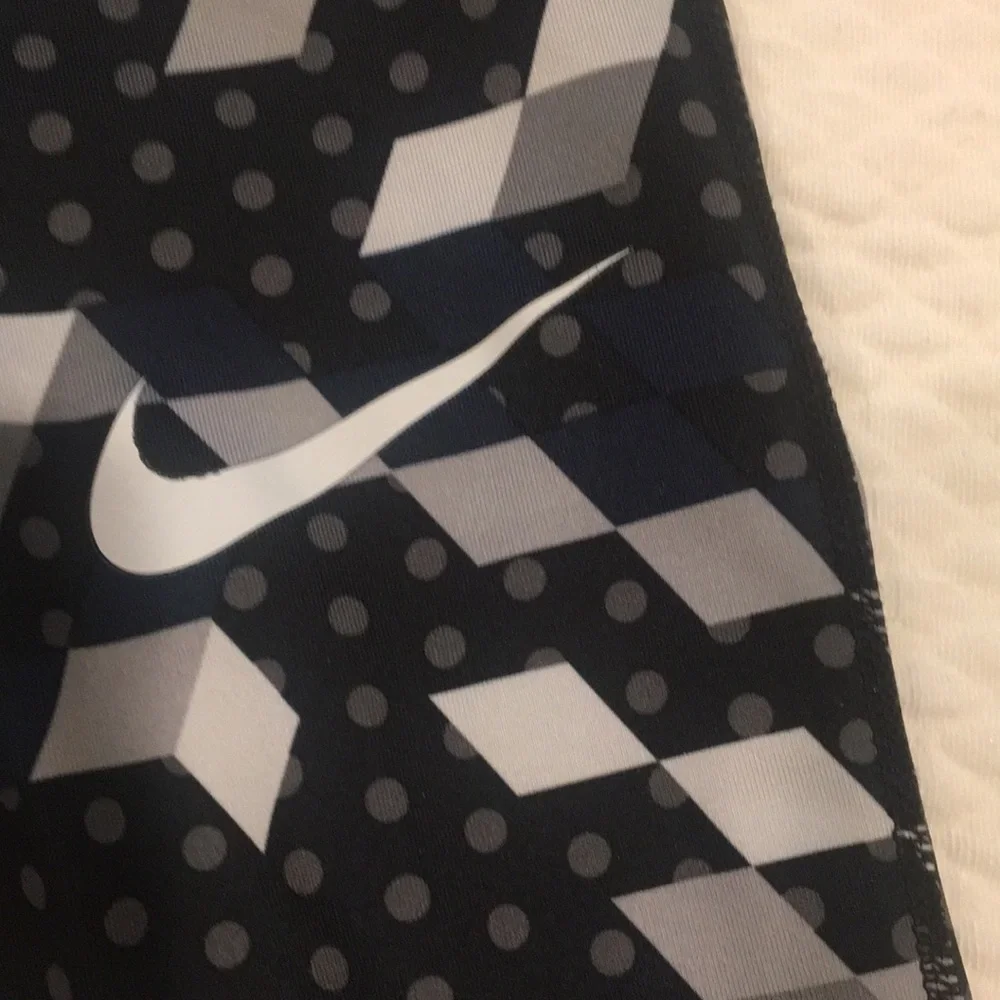 Nike Pro girls athletic leggings geometric print pants kids size M